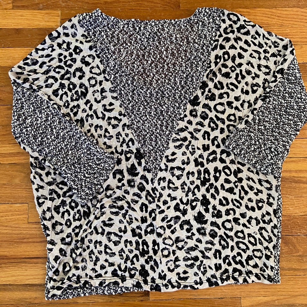 Daytrip cheetah lightweight sweater top small EUC